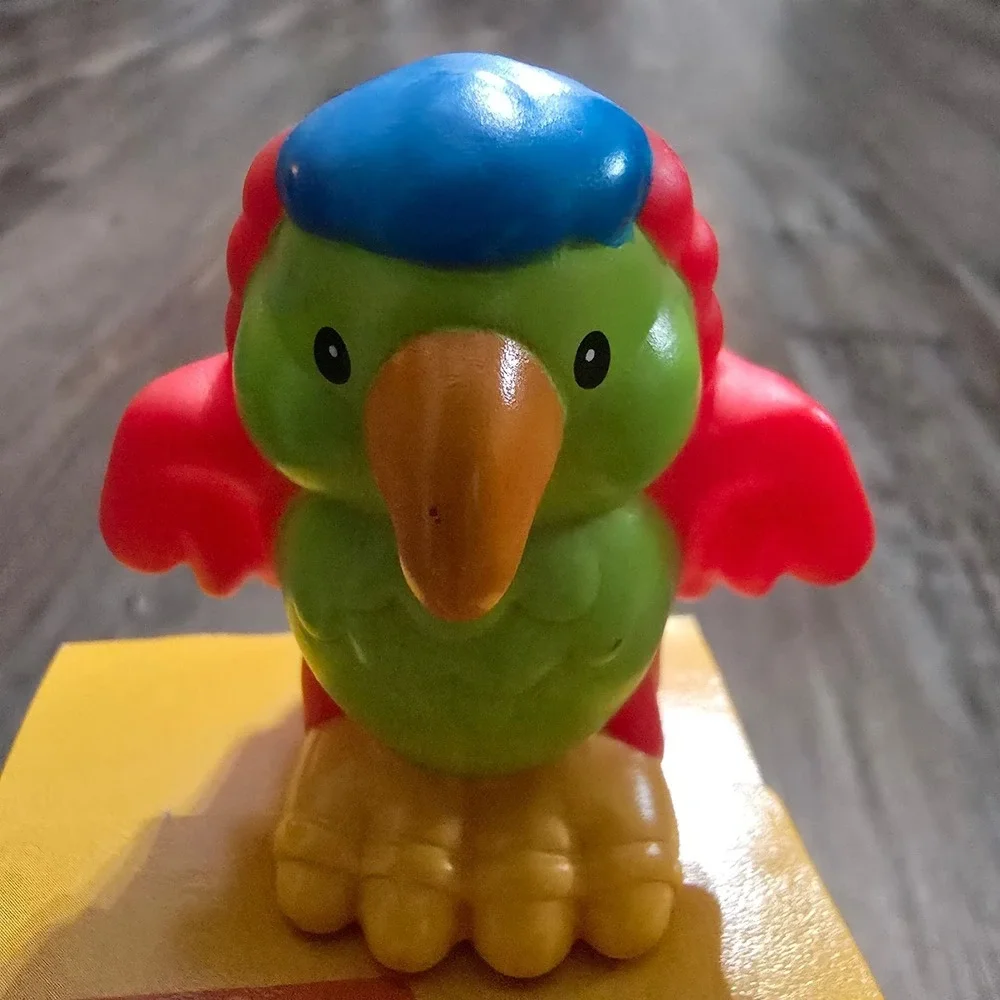 Fisher-Price Little People Parrot 2001 Bird Figure Red Green Tropical Toy